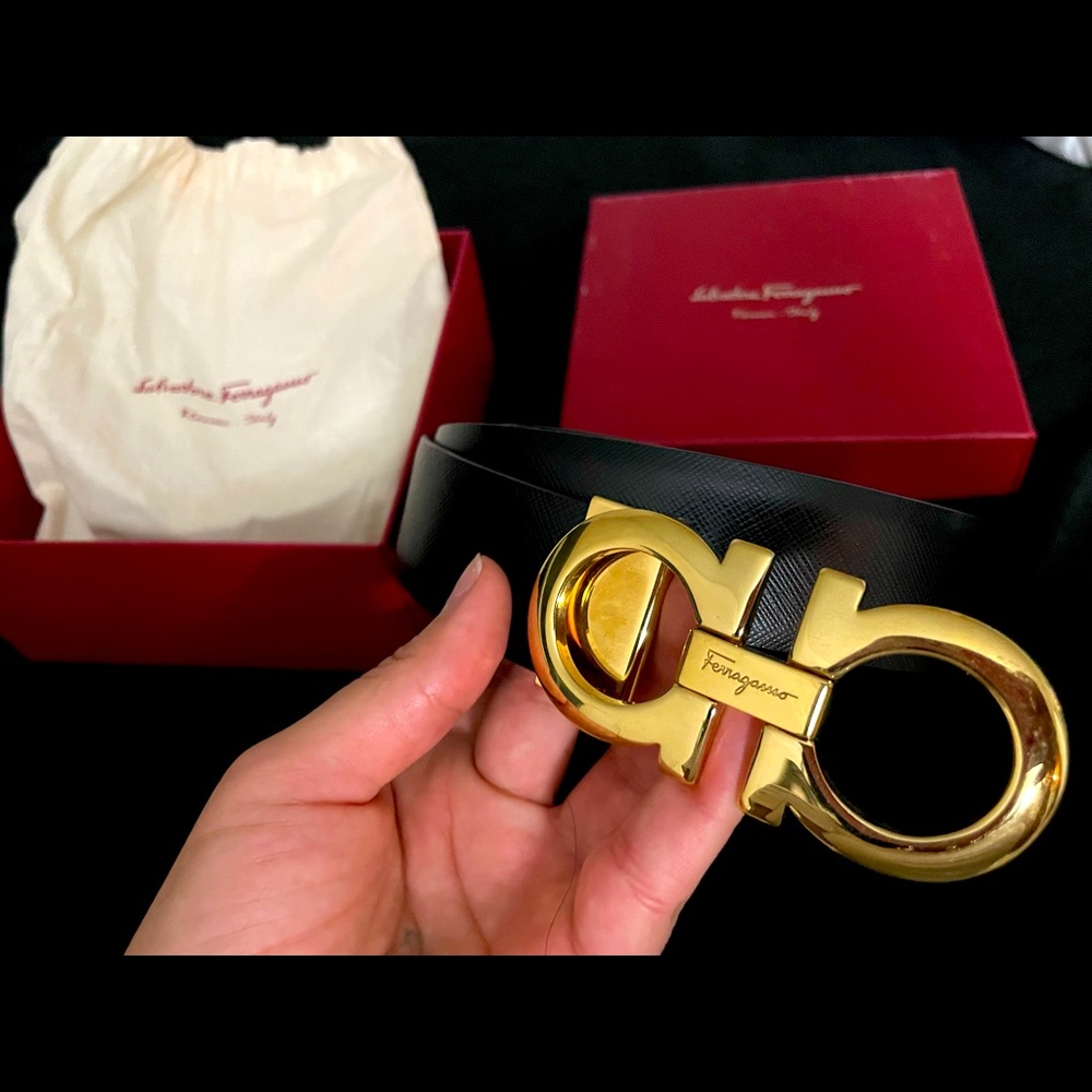 SALVATORE FERRAGAMO Reversible GANCINI belt (Black/Red)
